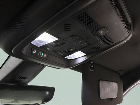 Used 2020 Cadillac XT6 Premium Luxury image 17