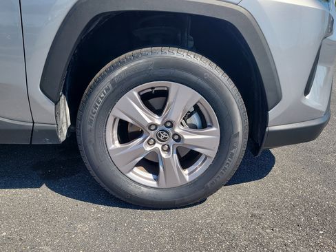 Certified 2025 Toyota RAV4 XLE FWD image 10