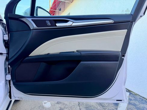 Used 2015 Ford Fusion Titanium image 23