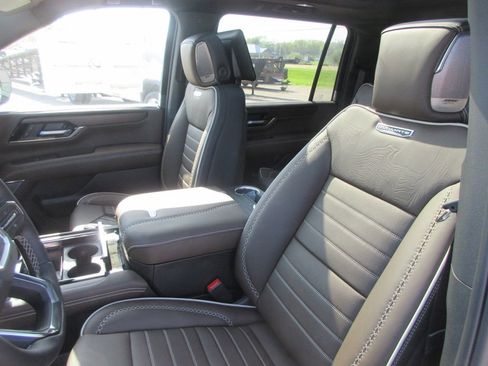 New 2026 GMC Yukon XL Denali Ultimate image 11