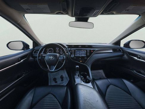 Used 2020 Toyota Camry SE FWD image 11