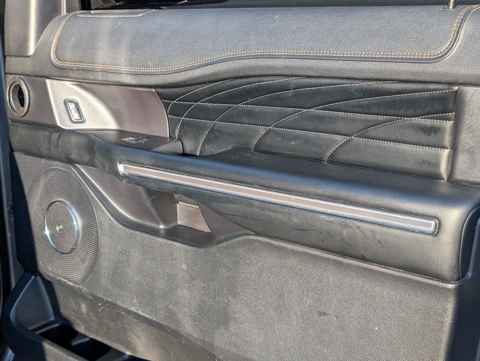 Used 2018 Ford Expedition Platinum RWD image 41