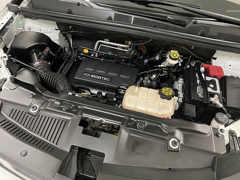 Used 2020 Chevrolet Trax LT w/ LT Convenience Package image 17