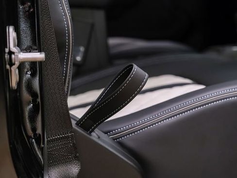 Used 2025 Jeep Wrangler Unlimited Rubicon w/ Technology Group image 59