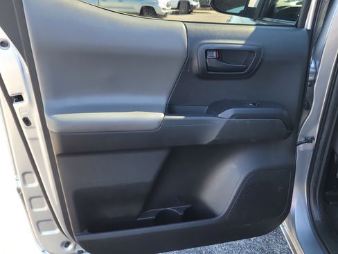 Certified 2022 Toyota Tacoma SR image 12