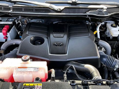 Used 2023 Toyota Tundra SR5 AWD/4WD image 32