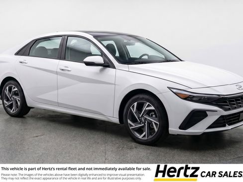 Used 2025 Hyundai Elantra SEL FWD image 1