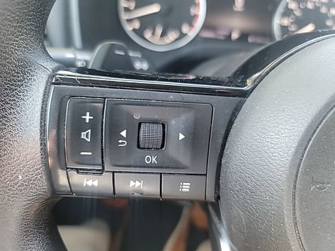 Used 2022 Nissan Rogue SV FWD image 15