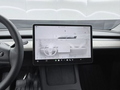 Used 2024 Tesla Model Y Long Range AWD/4WD image 27