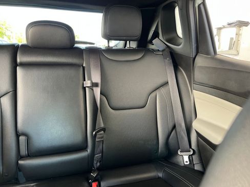 Used 2025 Jeep Compass Limited image 37