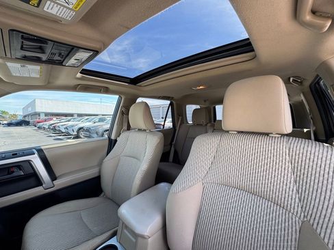 Used 2011 Toyota 4Runner SR5 w/ Convenience Pkg RWD image 18