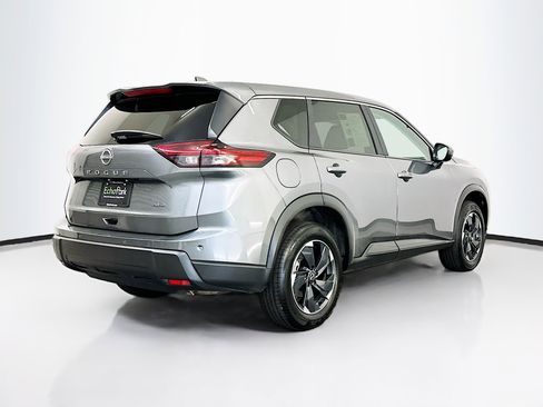 Used 2025 Nissan Rogue SV image 9