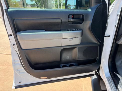 Used 2010 Toyota Tundra 2WD Double Cab image 11