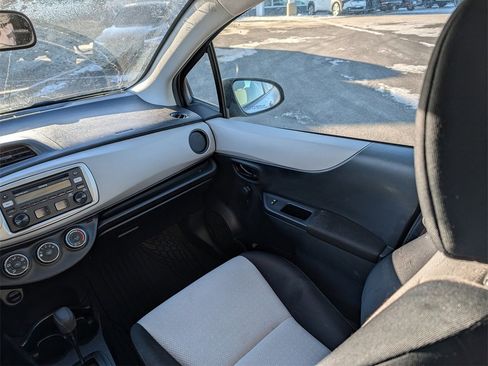 Used 2012 Toyota Yaris SE image 20