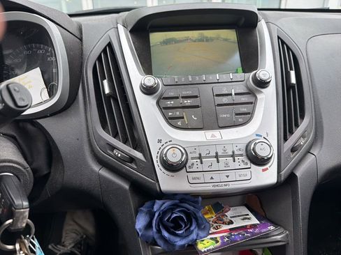 Used 2017 Chevrolet Equinox LT w/ Convenience Package image 11