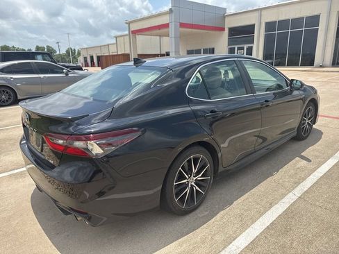 Used 2024 Toyota Camry SE FWD image 2