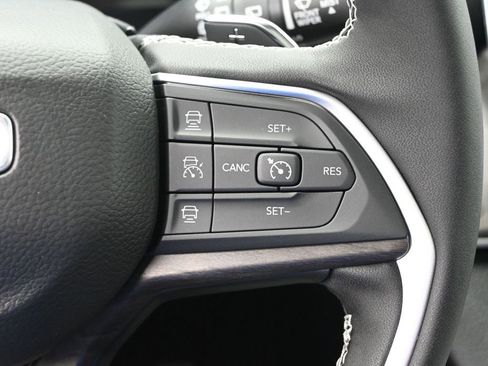 New 2025 Jeep Grand Cherokee L Limited w/ Black Appearance Package image 10