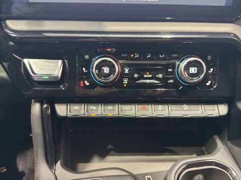 Used 2025 GMC Sierra 1500 AT4 w/ AT4 Premium Package image 35