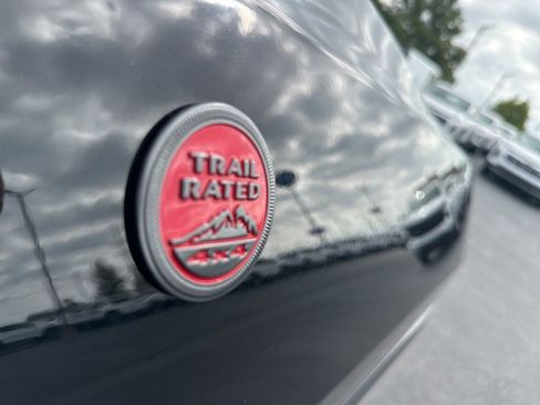 Used 2024 Jeep Compass Trailhawk image 16