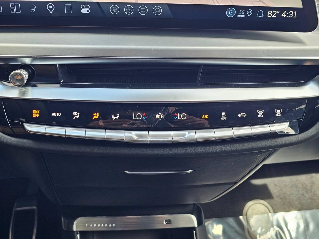 New 2026 Cadillac Lyriq V AWD/4WD image 32