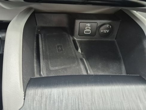 Certified 2025 Ford Escape SE w/ PHEV Premium Package image 29