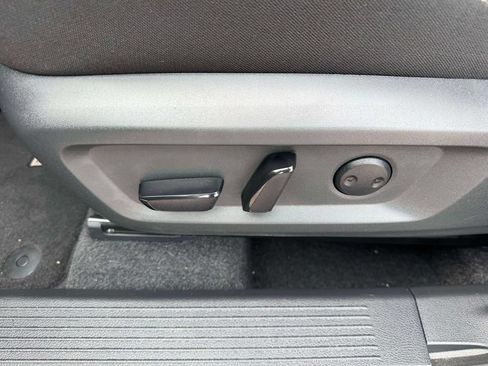 Certified 2026 Nissan Rogue SV AWD/4WD image 15