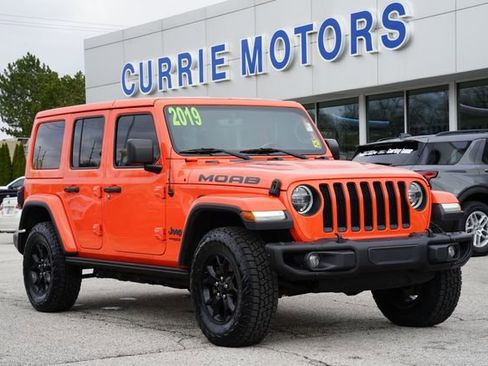 Used 2019 Jeep Wrangler Unlimited Sahara w/ Quick Order Package 24M Moab AWD/4WD image 1
