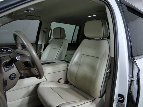 Used 2022 GMC Yukon XL Denali AWD/4WD image 11