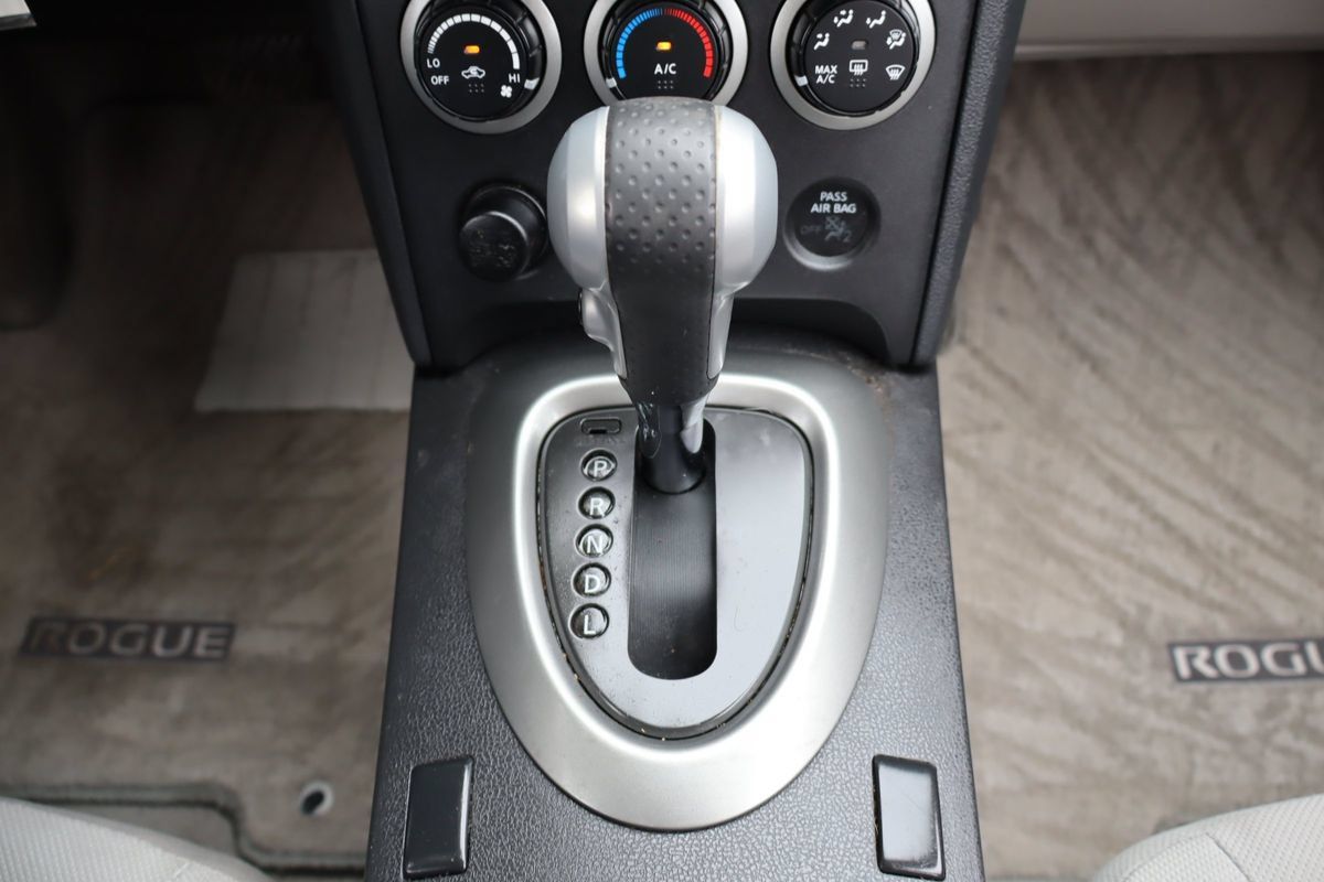 Used 2015 Nissan Rogue S AWD/4WD image 33