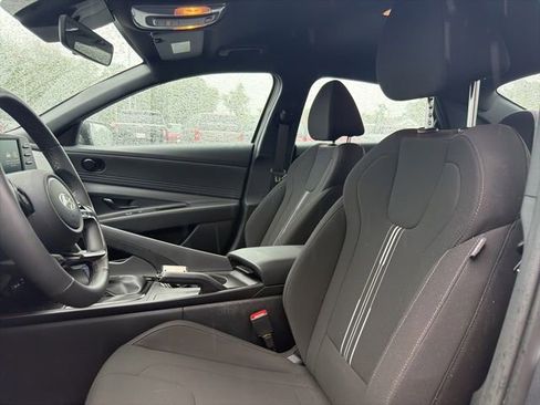 Used 2025 Hyundai Elantra Sport FWD image 20