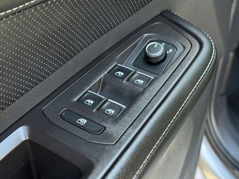 Used 2024 Volkswagen Atlas SE FWD image 11