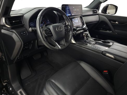 Used 2025 Lexus LX 600 4WD w/ Accessory Package (2T) image 18