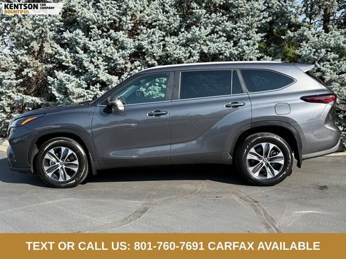 Used 2025 Toyota Highlander XLE AWD/4WD image 4