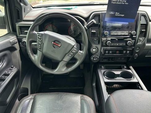 Used 2022 Nissan Titan PRO-4X w/ Pro-4x Convenience Package AWD/4WD image 11