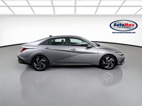 Used 2024 Hyundai Elantra Limited FWD image 10