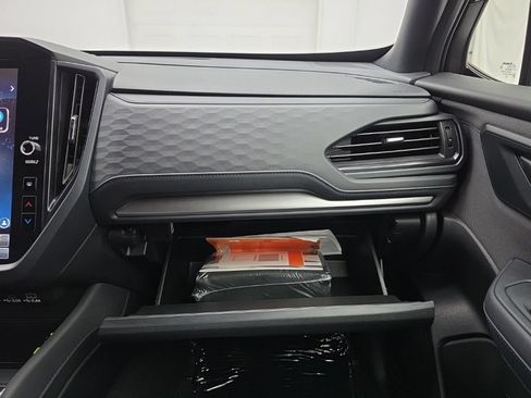 Used 2025 Subaru Forester Premium AWD/4WD image 42