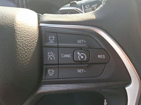 New 2025 Jeep Grand Cherokee Limited w/ Black Appearance Package image 15