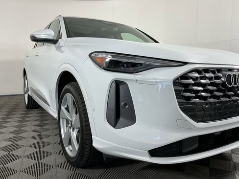Used 2025 Audi Q5 Premium Plus w/ Premium Plus image 3
