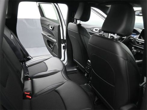 New 2026 Jeep Compass Latitude image 21