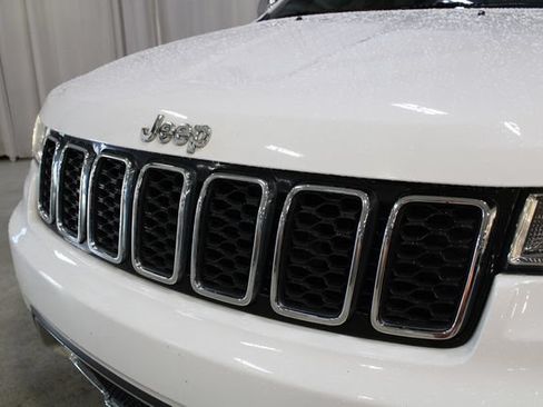 Used 2021 Jeep Grand Cherokee Limited AWD/4WD image 34