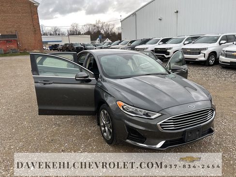 Used 2019 Ford Fusion SEL image 15