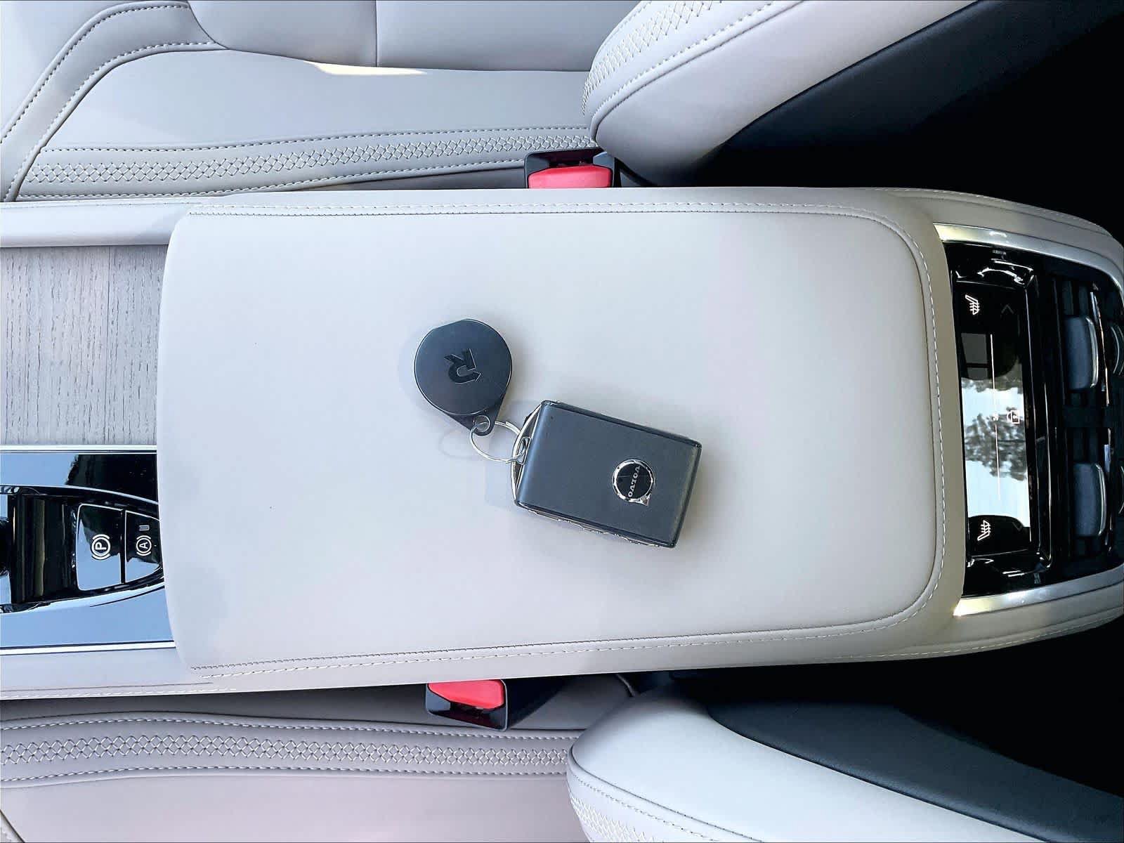 New 2026 Volvo XC90 T8 Plus w/ Protection Package Premier AWD/4WD image 35