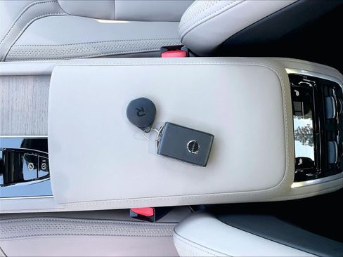 New 2026 Volvo XC90 T8 Plus w/ Protection Package Premier AWD/4WD image 35