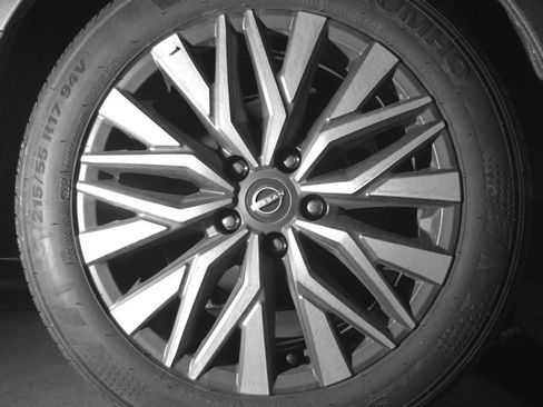 Used 2025 Nissan Altima 2.5 SV image 14