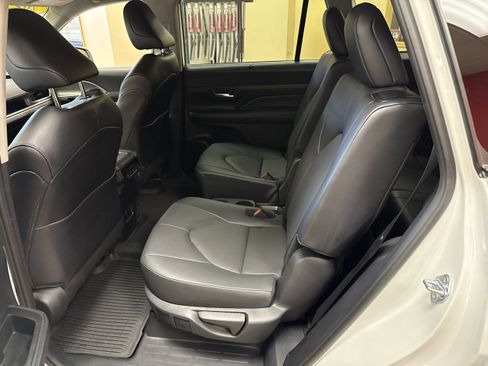Certified 2024 Toyota Grand Highlander XLE image 28