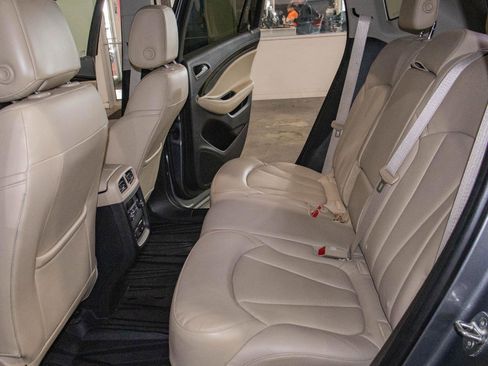 Used 2020 Buick Envision Essence FWD image 14