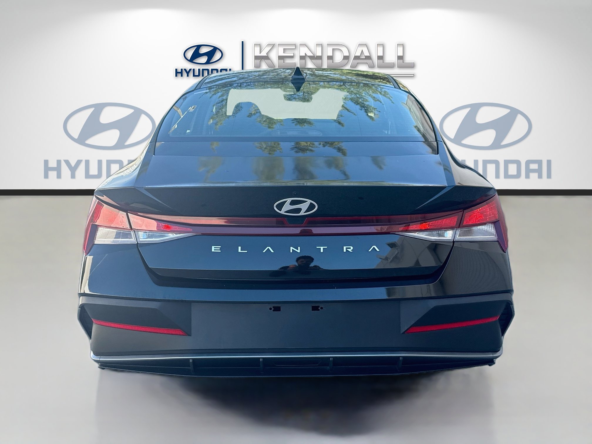 Used 2025 Hyundai Elantra SE FWD image 5
