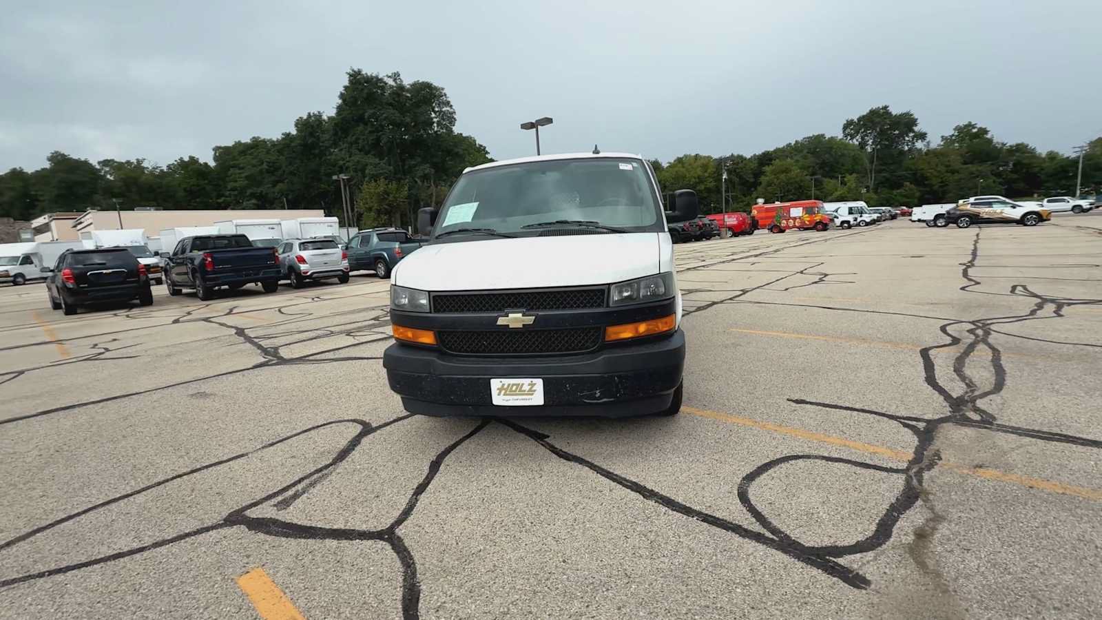 Used 2019 Chevrolet Express 2500 w/ Driver Convenience Package RWD image 3