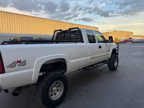 Used 2006 Chevrolet Silverado 2500 W/T w/ Skid Plate Package image 11