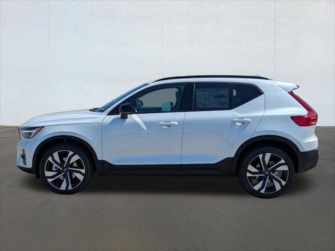 New 2026 Volvo XC40 B5 Ultra w/ Climate Package image 3